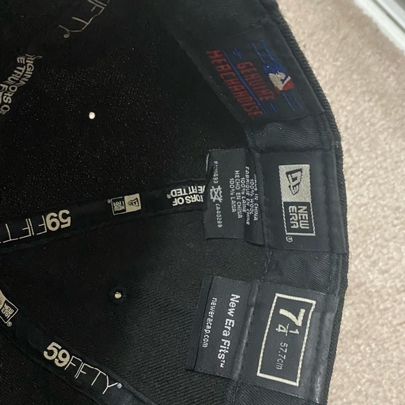 New eRA FITTED hat black size 7 1/4 - Picture 5 of 5